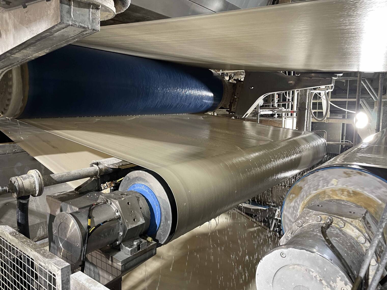 Une première avec des rouleaux en céramique pour la papeterie